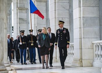 Ministryně obrany Jana Černochová (ODS) má výhrady k fungování ředitele speciálních sil Miroslava Hofírka