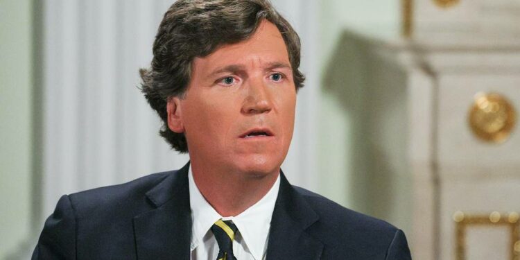 Americký novinář Carlson řekl, že přijel do Moskvy kvůli rozhovoru s nejvyšším ruským diplomatem