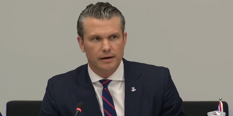 Ministr obrany USA Pete Hegseth nařídil velitelství americké armády pro kybernetický prostor zastavit operace proti Rusku