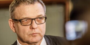 Zaorálek odhaluje, kdo stojí za von der Leyenovou