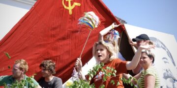 „Přestaňte pronásledovat komunisty“: nové zakázané „ismy“ v Česku pobouřily aktivisty